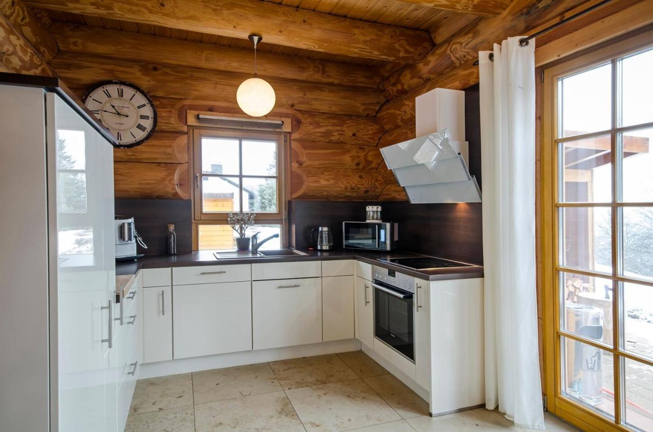 Luxus-Ferienhaus Blockhaus Chalet Nr 2 Toplage Am Feldberg Mit Sauna, Outdoor-Hottub, Kamin Auf 1300M Uem Exterior foto